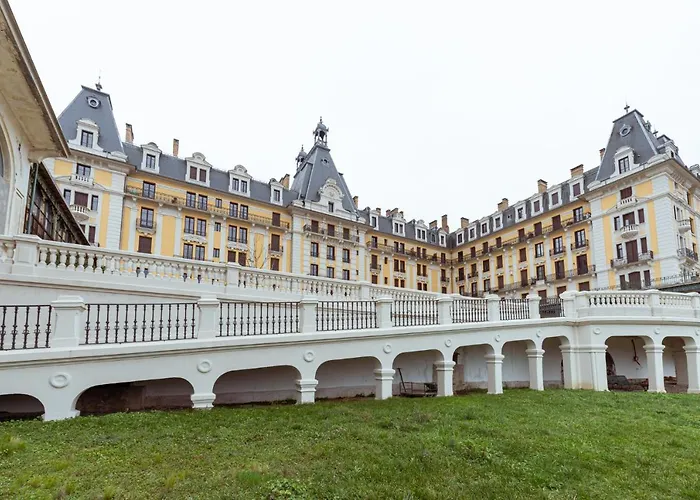 Ancien Palace Bernascon Vue Sur Lac Classe 3 Etoiles