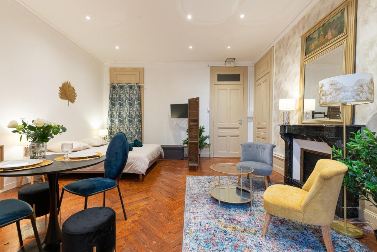 Apartment Ancien Palace Bernascon Vue Sur Classe 3 Etoiles *