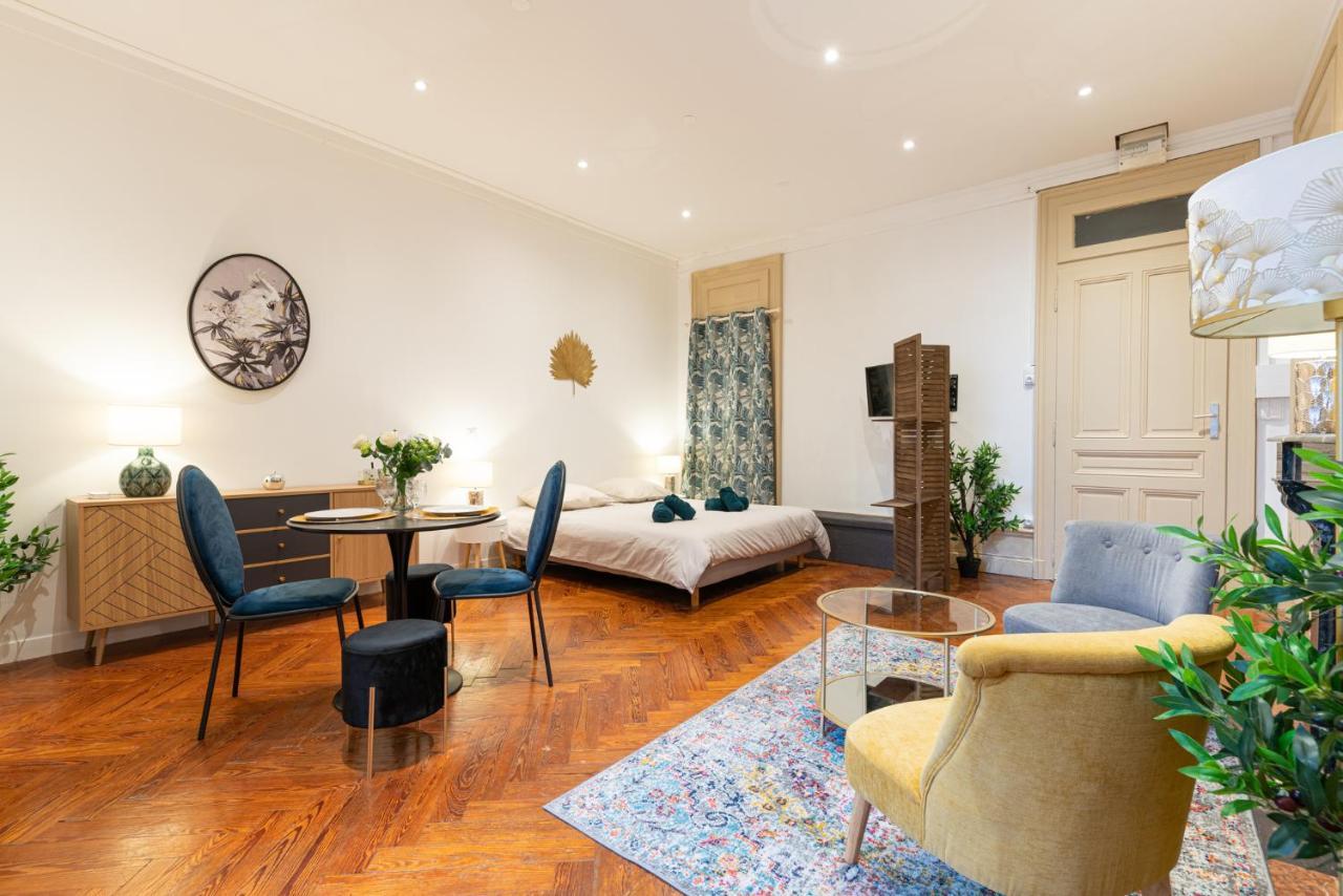 Apartment Ancien Palace Bernascon Vue Sur Classe 3 Etoiles Aix-les-Bains